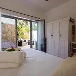 Ocean Lounge